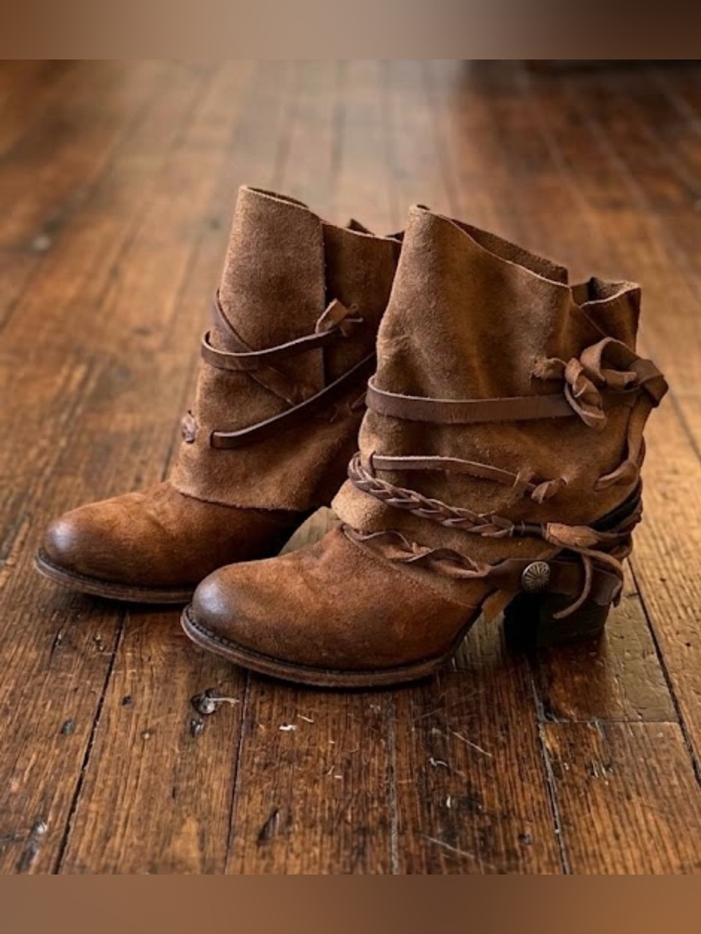 GORGEOUS Freebird by Steven CAIRO Distressed Brown Suede Boots Size 10 Boho West